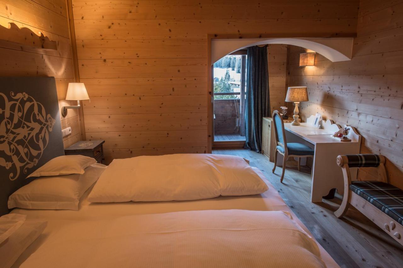 Hotel Ciasa Salares San Cassiano  Dış mekan fotoğraf