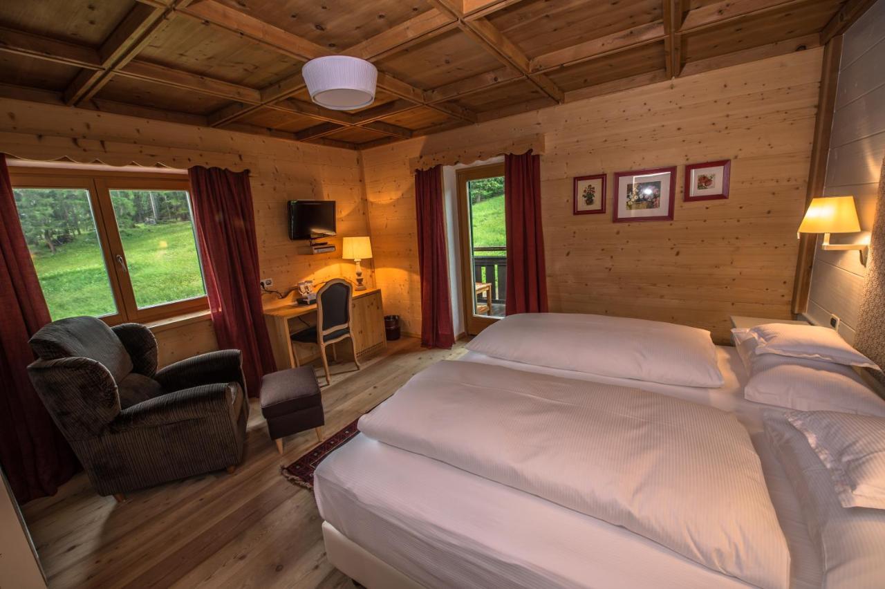 Hotel Ciasa Salares San Cassiano  Dış mekan fotoğraf